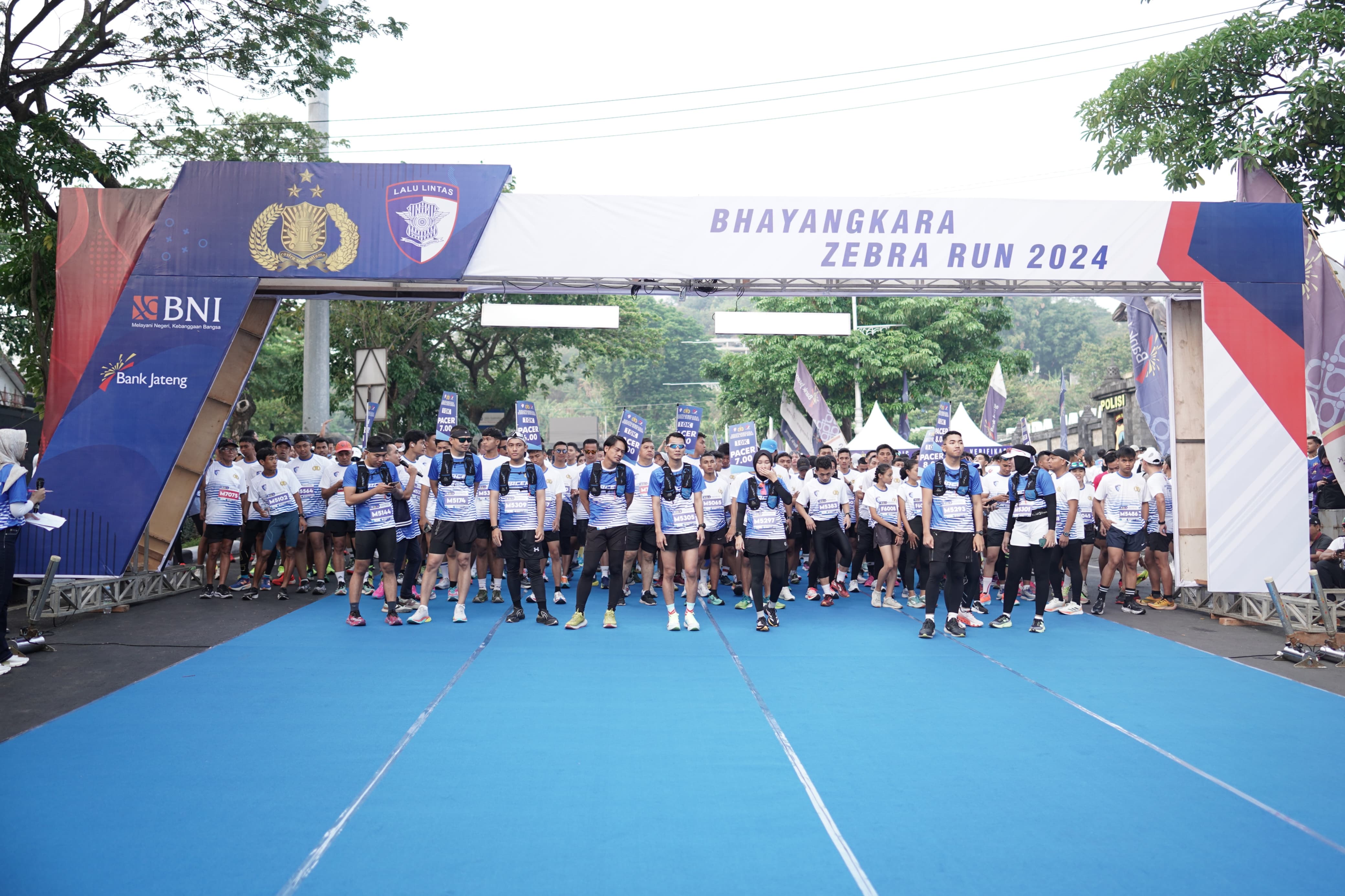 Ribuan Pelari Gruduk Mapolda Jateng