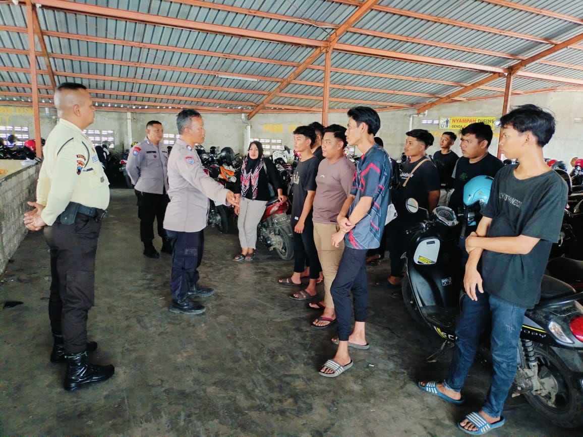 Cegah Narkoba, Polres Rembang Sambangi Warga